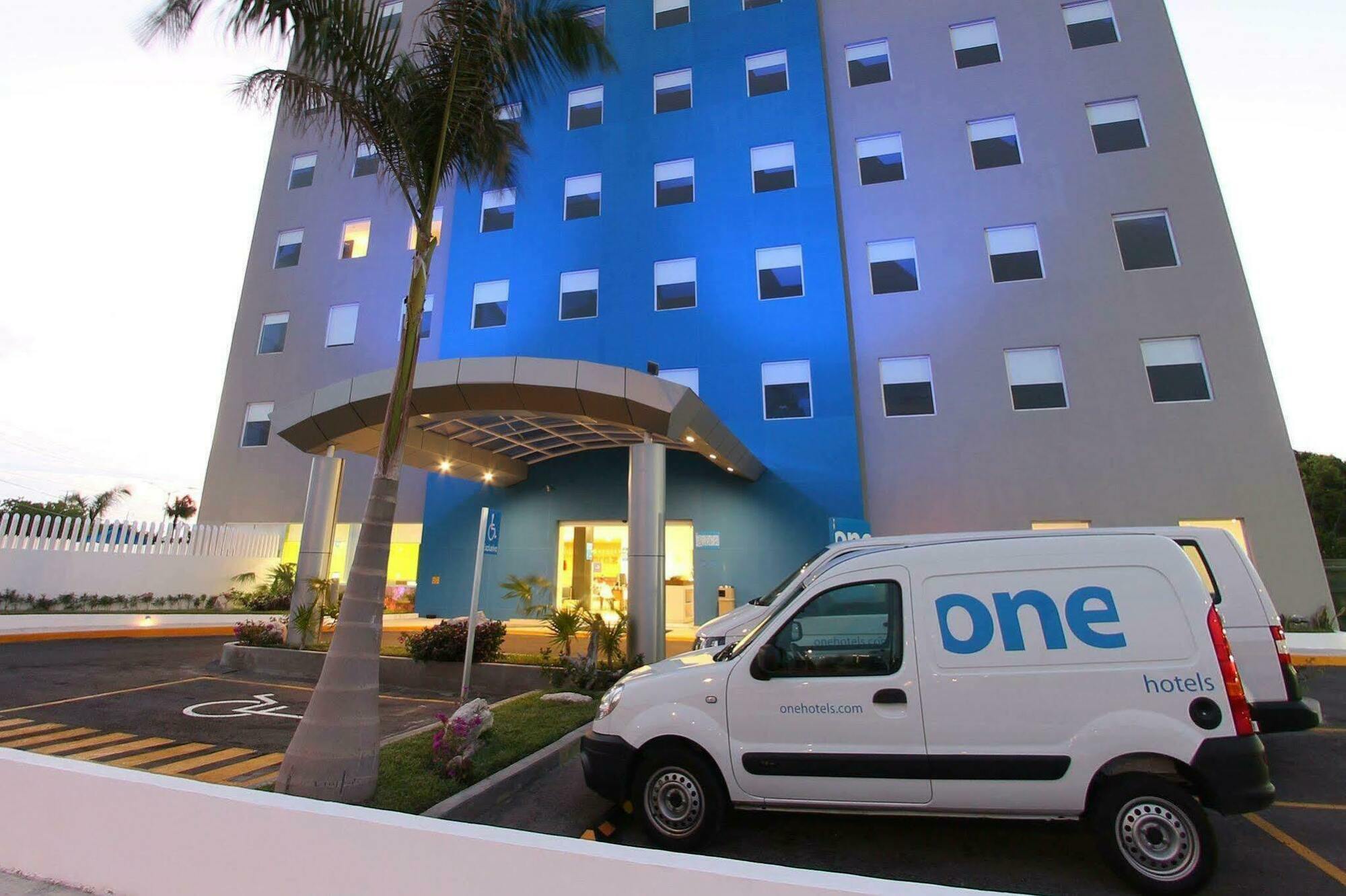 One Cancun Centro Exterior photo